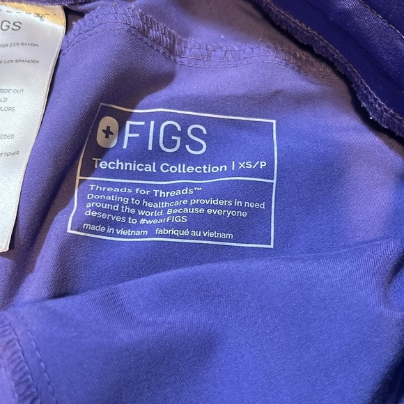 Figs scrubs in amethyst - Picture 2 of 6